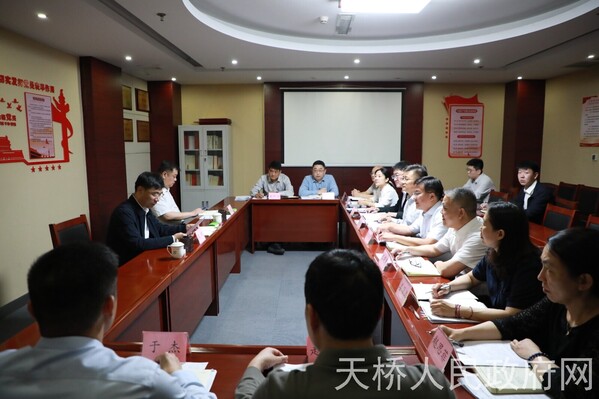 孟帅到区工业和信息化局调研