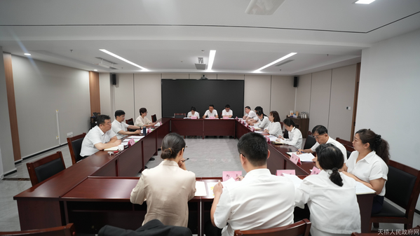 孟帅到区财政局调研