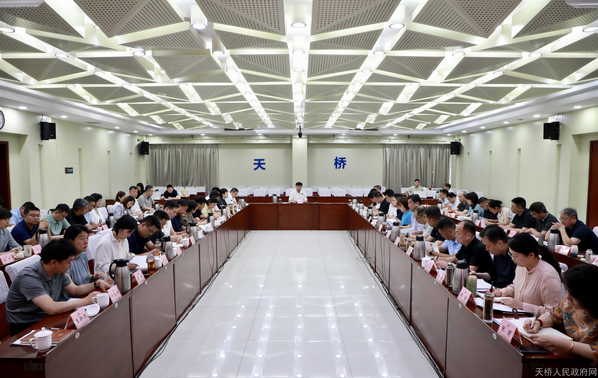 区委财经委员会会议召开