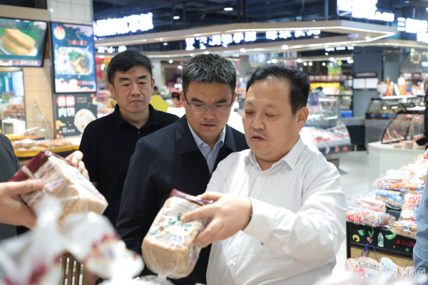 孙战宇督导调研辖区食品安全工作